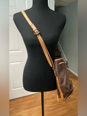 Patricia Nash Rose Embossed Leather Irving Bucket Bag | Tan & Brown Crossbody